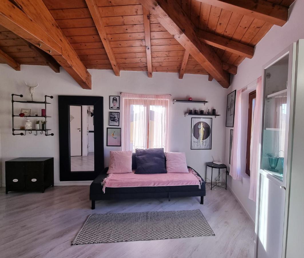 Apartment Francesca's Heart Desenzano-by Goccia Di *