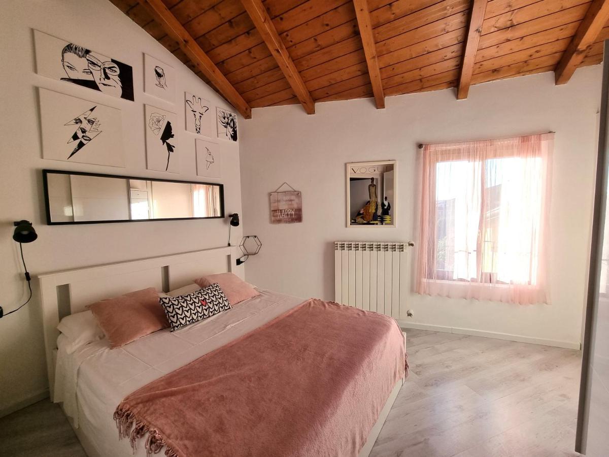 Apartment Francesca's Heart Desenzano-by Goccia Di *